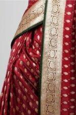 Majestic Maroon Banarasi Saree with Lustrous Zari Border & Matching Blouse Piece - Image 3