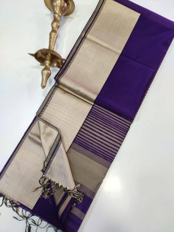 Maheshwari saree with zari border